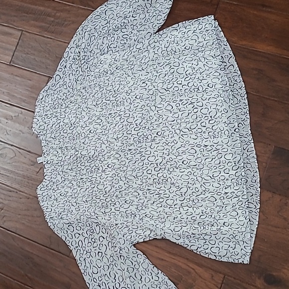 Nine West Black & White Abstract Polka-dot Pleated Blouse size XL - Picture 2 of 9